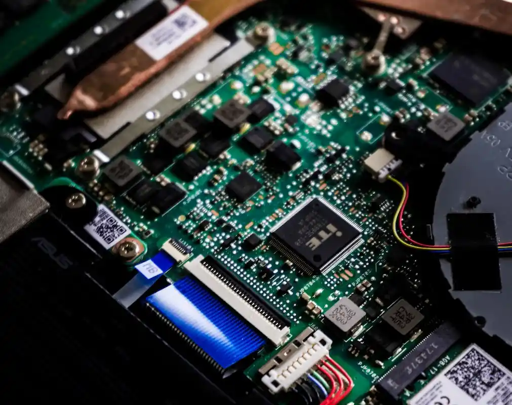 MacBook logic board – moederborddiagnose en reparatie bij Machelp