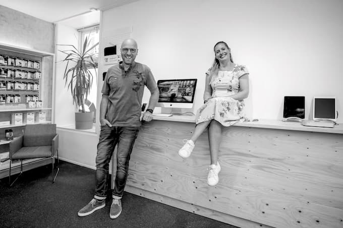 Dennis en Saskia in winkel