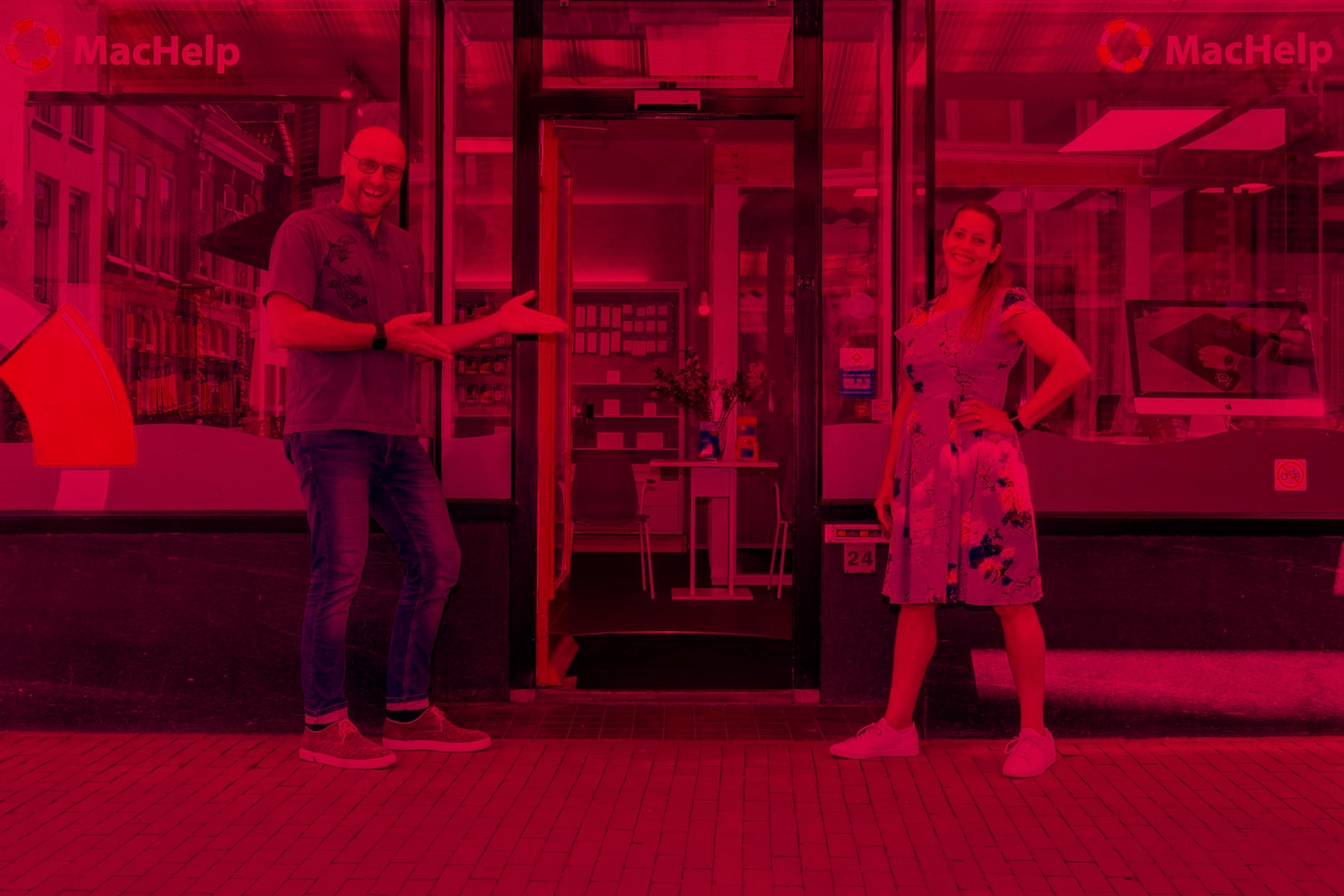 Dennis Bijl en Saskia van Waard in de winkel van MacHelp